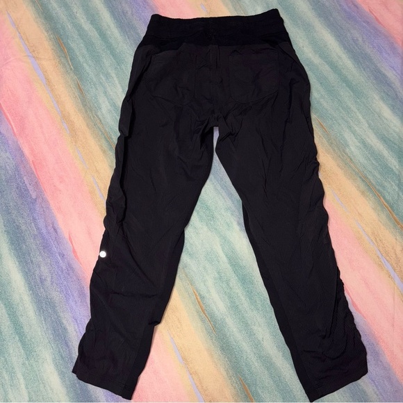 Lululemon Athletica Women’s Dance Studio Crop Lightweight Pants Size 8 black - Picture 3 of 6